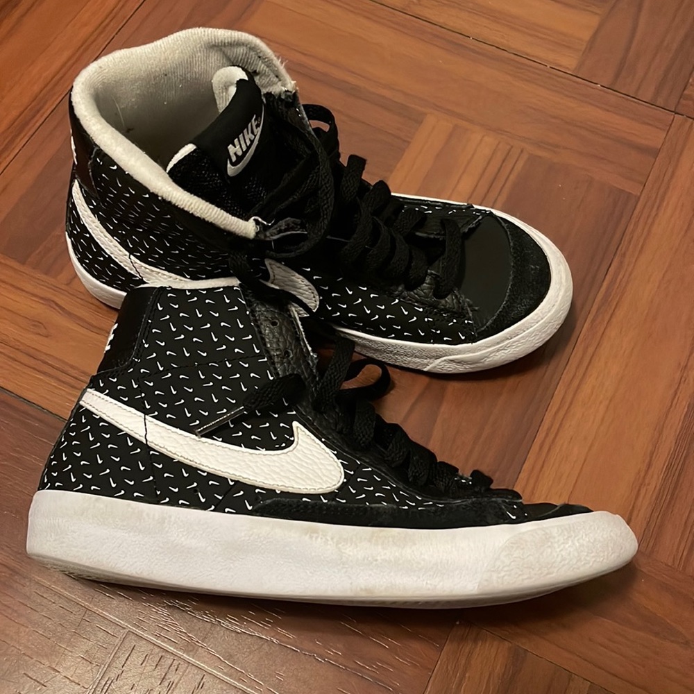 Boy’s Nike shoes
